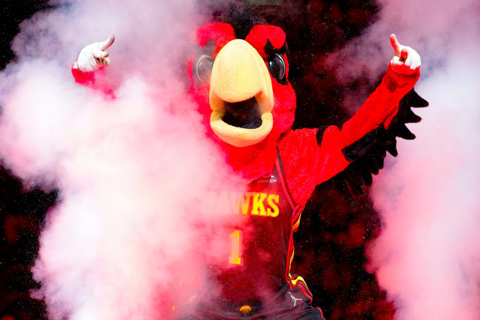 Atlanta Fans Perplexed After Hawks Mascot Posts Risqué Bedroom Video ...