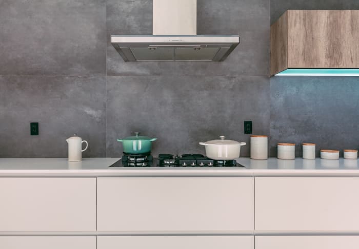 Buying a Range Hood? Avoid These Common Mistakes - Men's Journal | Home ...