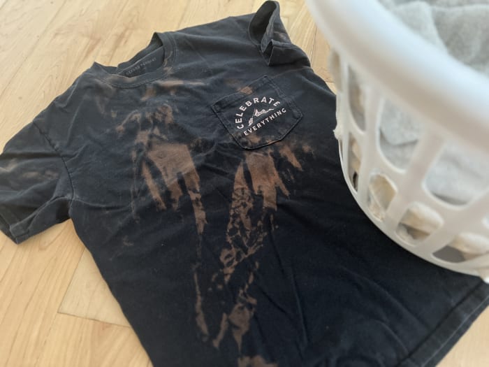 How To Remove Bleach Stains From Coloured Clothes