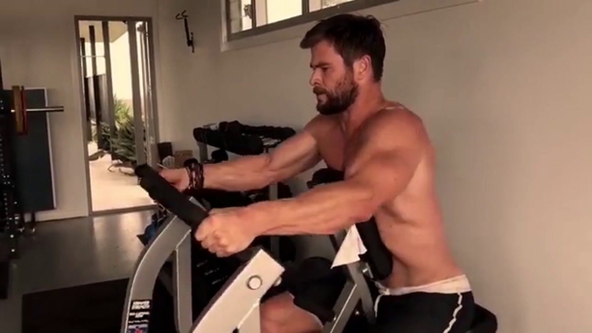 Chris Hemsworth's Personal Trainer Bans 'Gym Junkies, Millennials