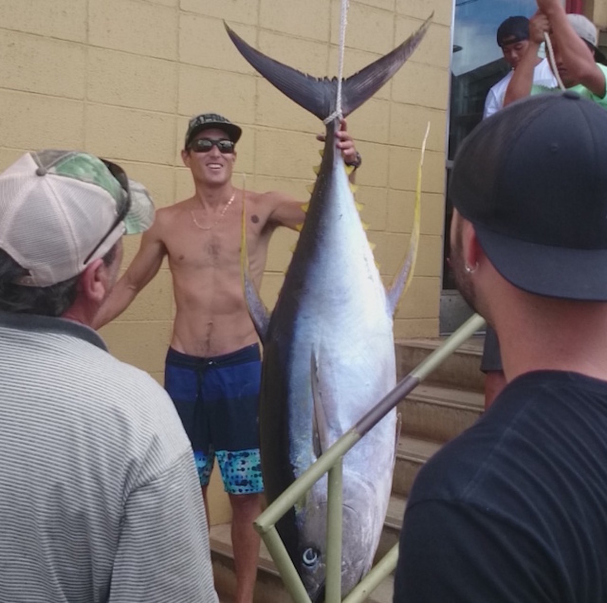 Nick Wakida sets kayak tuna record! - His 187.6-pound Maui ahi beats ...