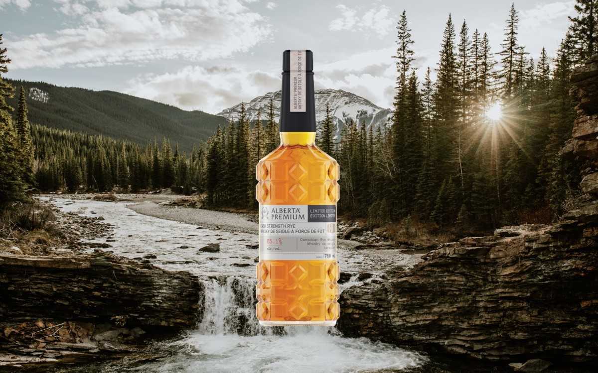 Best Canadian Whiskies To Try Right Now Mens Journal Mens Journal 0064