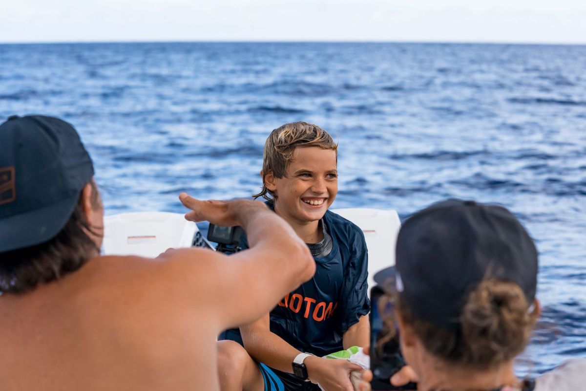 11-Year-Old Bobo Gallagher Surfs Wing Foil Board from Hawaii to Maui ...