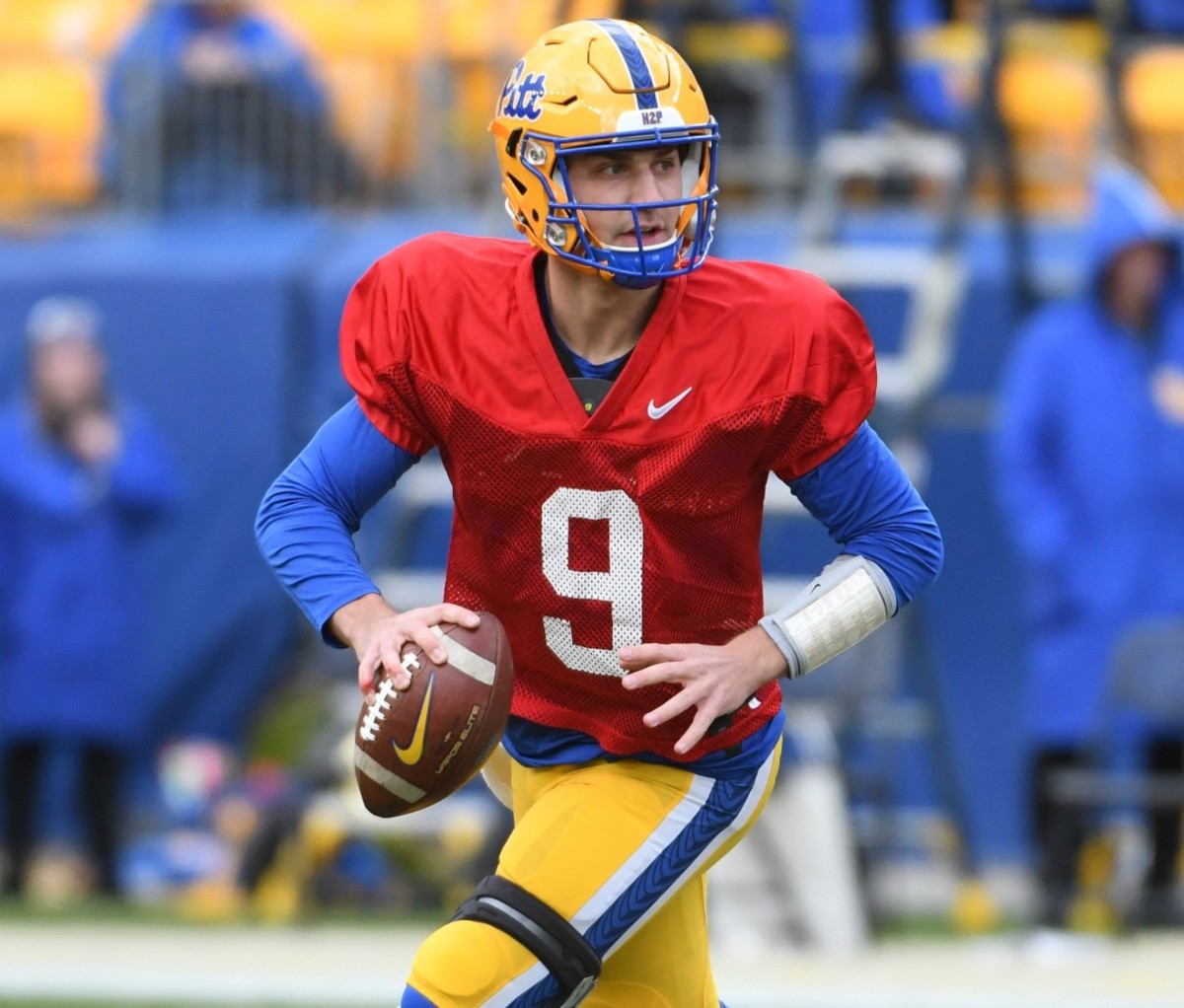 College Football Quarterbacks 9 New QBs to Watch in 2022 Men's Journal