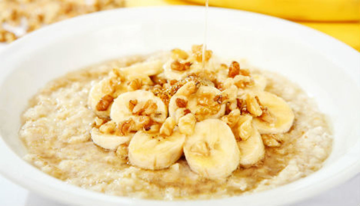 https://www.mensjournal.com/.image/t_share/MTk2MTM1ODYyMDM2MTQ1NjY5/banana-nut-oatmeal-rotator.jpg