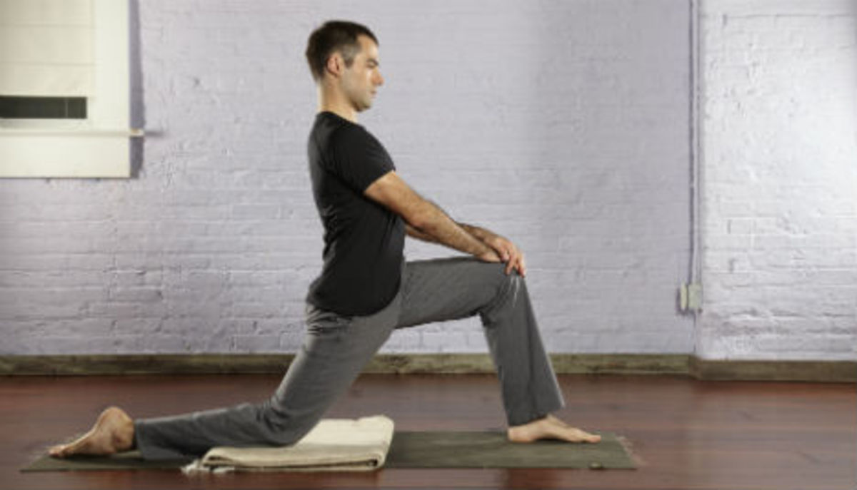 Yoga Poses: Crescent Lunge [VIDEO] - Men's Journal