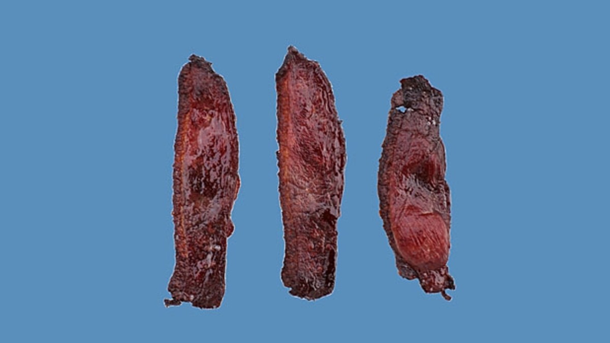 https://www.mensjournal.com/.image/t_share/MTk2MTM1OTM1MDQ3MjQ3MzY1/dartagnan-uncured-smoked-duck-bacon.jpg