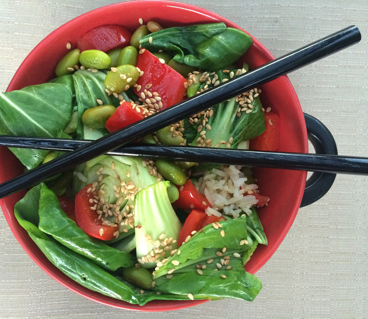 https://www.mensjournal.com/.image/t_share/MTk2MTM1OTUxNjg5NjU1ODEz/1-edamame-bok-choy-bowl.jpg