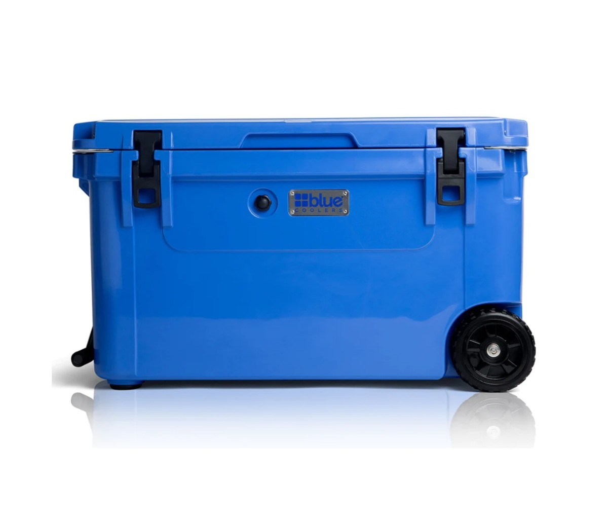 https://www.mensjournal.com/.image/t_share/MTk2MTM1OTkxNjkwOTk1MjA1/7-blue-coolers-110-quart-ark-series-roto-molded-cooler.jpg