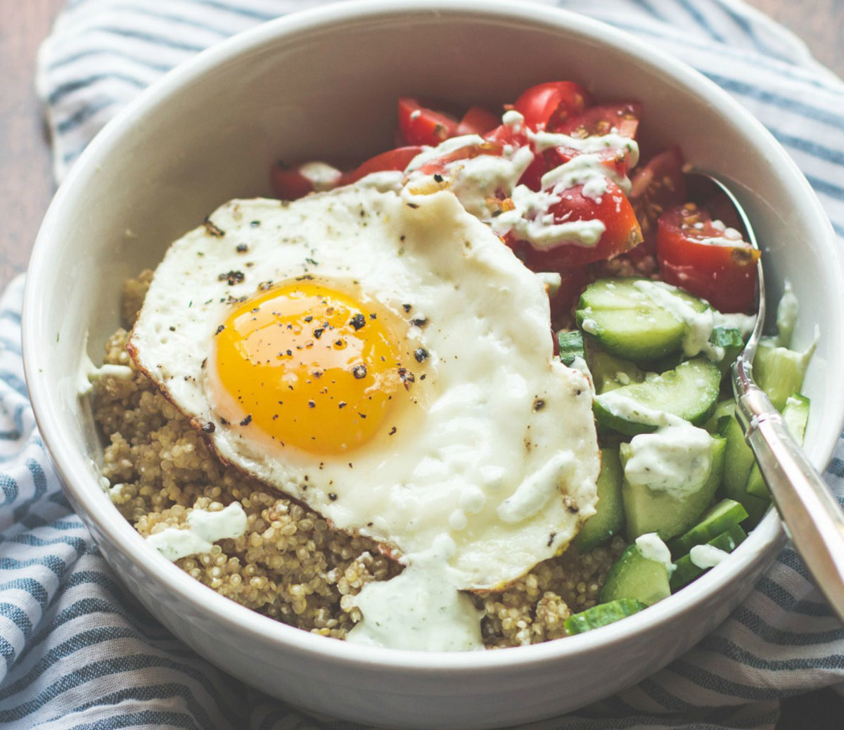 Recipe: How to Make a Mediterranean-style Quinoa Breakfast Bowl - Men's ...