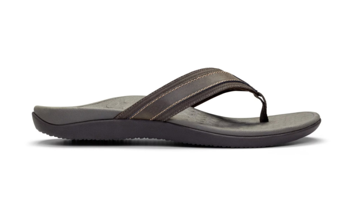 Hundreds of Reviewers Claim These are the Most Comfortable Sandals They ...