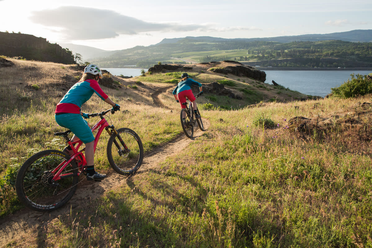 women's mountain biking gear