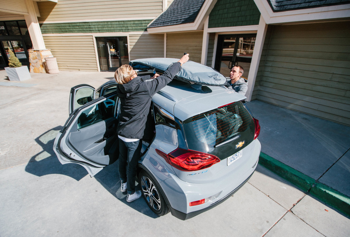 2020 chevy online bolt roof rack