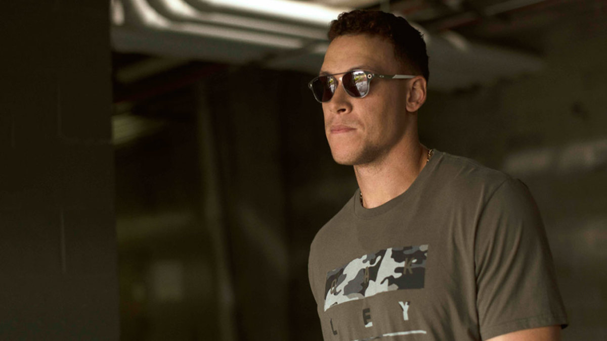 Patrick Mahomes and Aaron Judge Show Off Oakley's New Stylish and ...