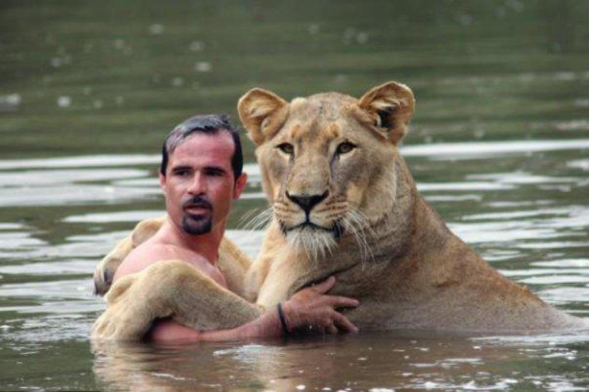 Lion Whisperer gets up close and personal with wild lions - Men's Journal