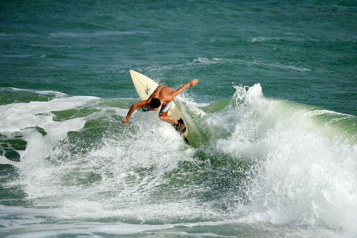 6 bucket list surf spots in Ecuador - Men's Journal