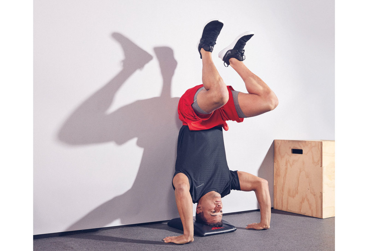 The Exercise Progressions That'll Help You Nail Handstand Pushups