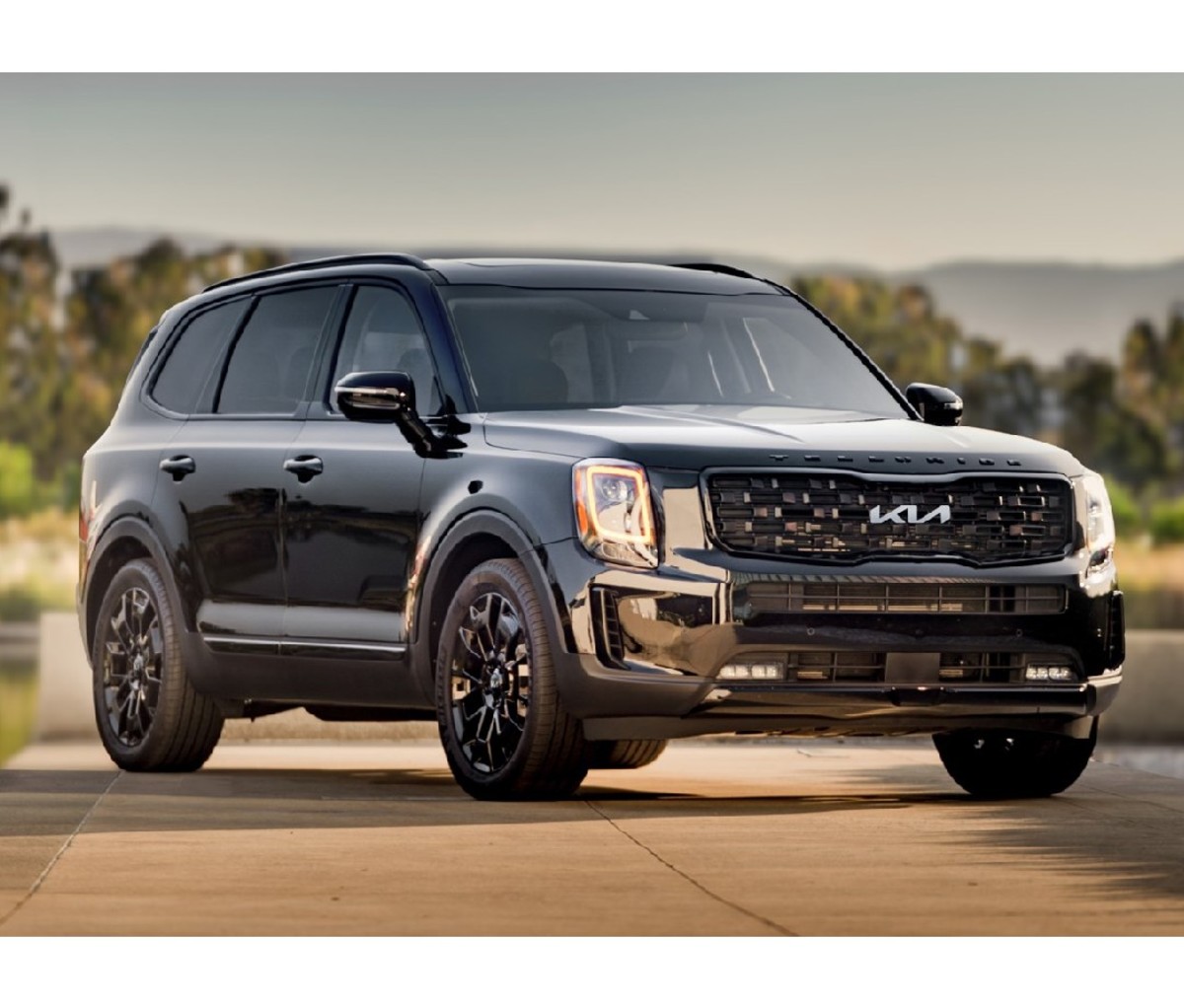 Test Drive: 2022 Kia Telluride Offers Unexpected Luxury | Men’s Journal ...