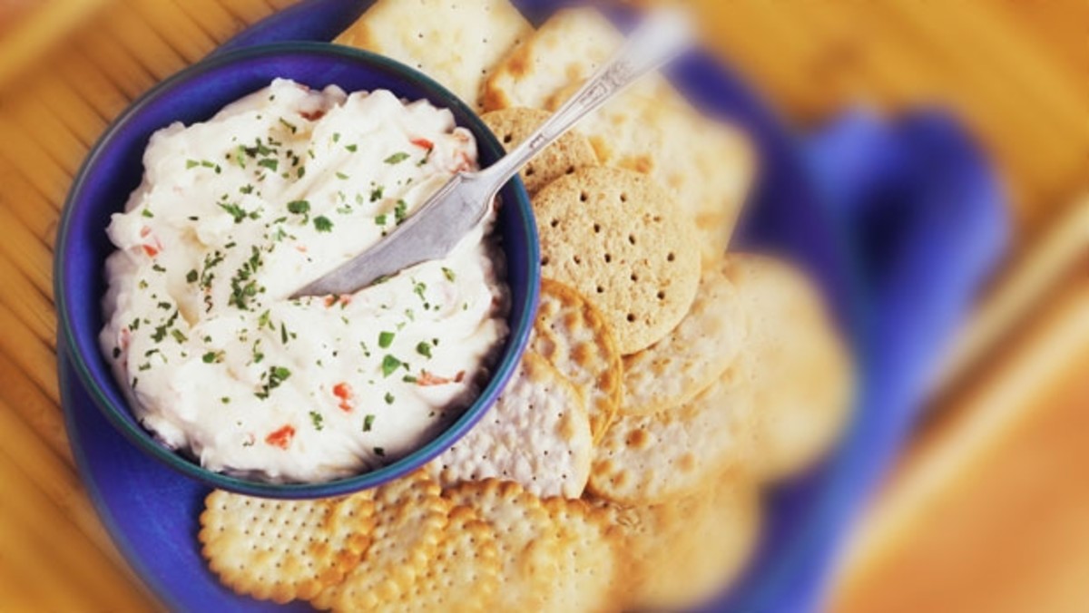 https://www.mensjournal.com/.image/t_share/MTk2MTM2MjA2NzAxNzAwMjQx/alton-browns-crab-dip.jpg