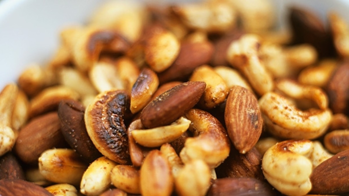 The Healthiest Nuts to Eat - Men's Journal