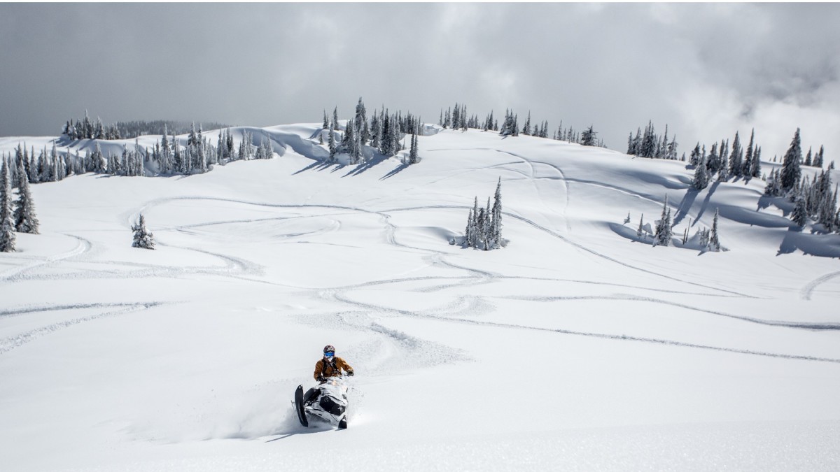 Where's the Most Epic Snowmobiling Near Me? Answered | Men’s Journal ...