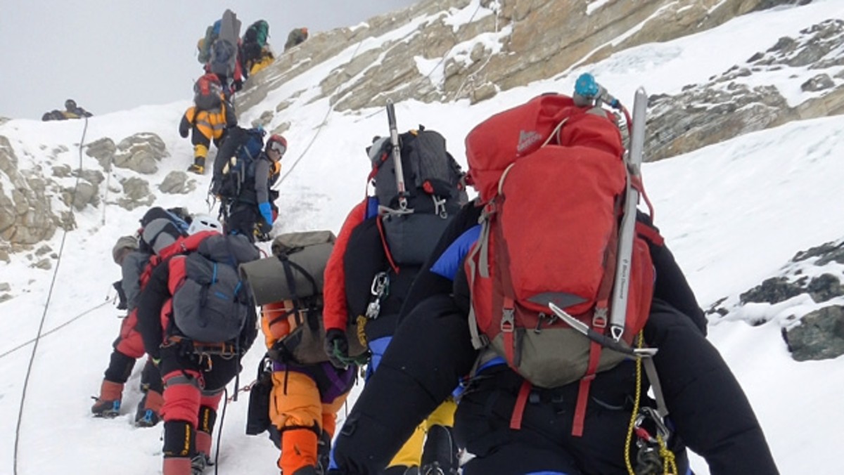 Sherpas Attack Climbers on Everest - Men's Journal