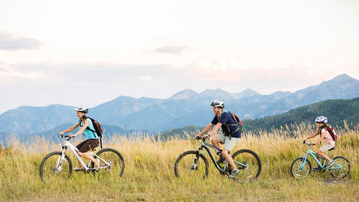 Family sales biking trips