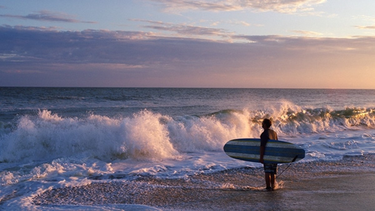 In Montauk, Big Money Moves In on a Surfers' Paradise - The New York Times