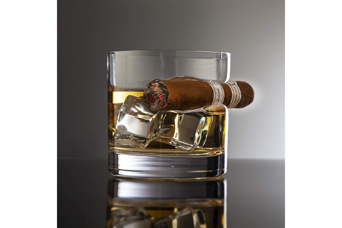 https://www.mensjournal.com/.image/t_share/MTk2MTM2NTc5MDIyMTM2ODM3/godinger-cigar-whiskey-glass.jpg