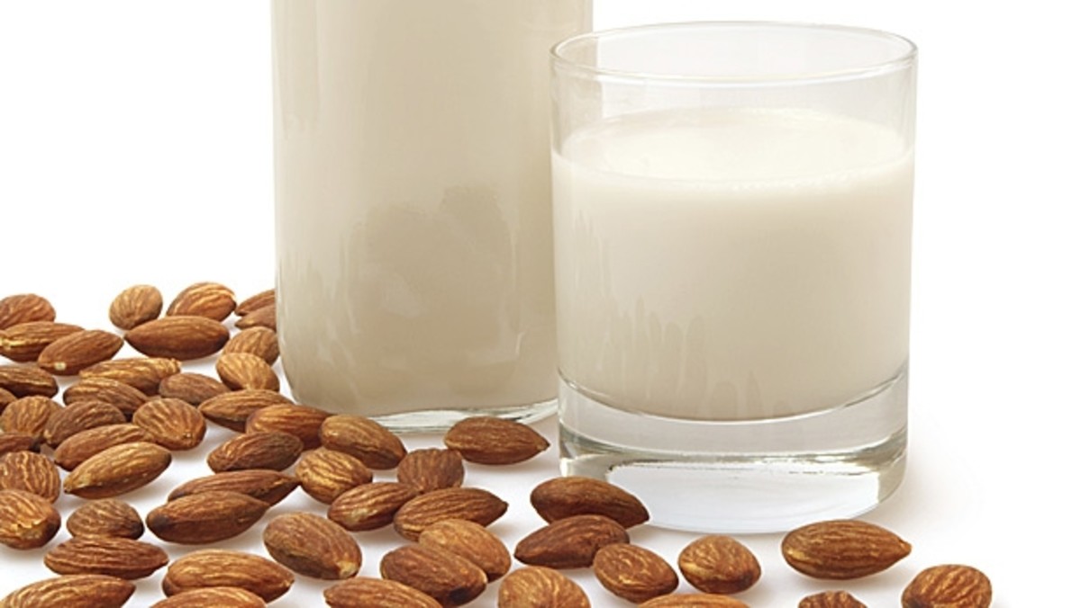 How to Make Your Own Nut Milk At Home