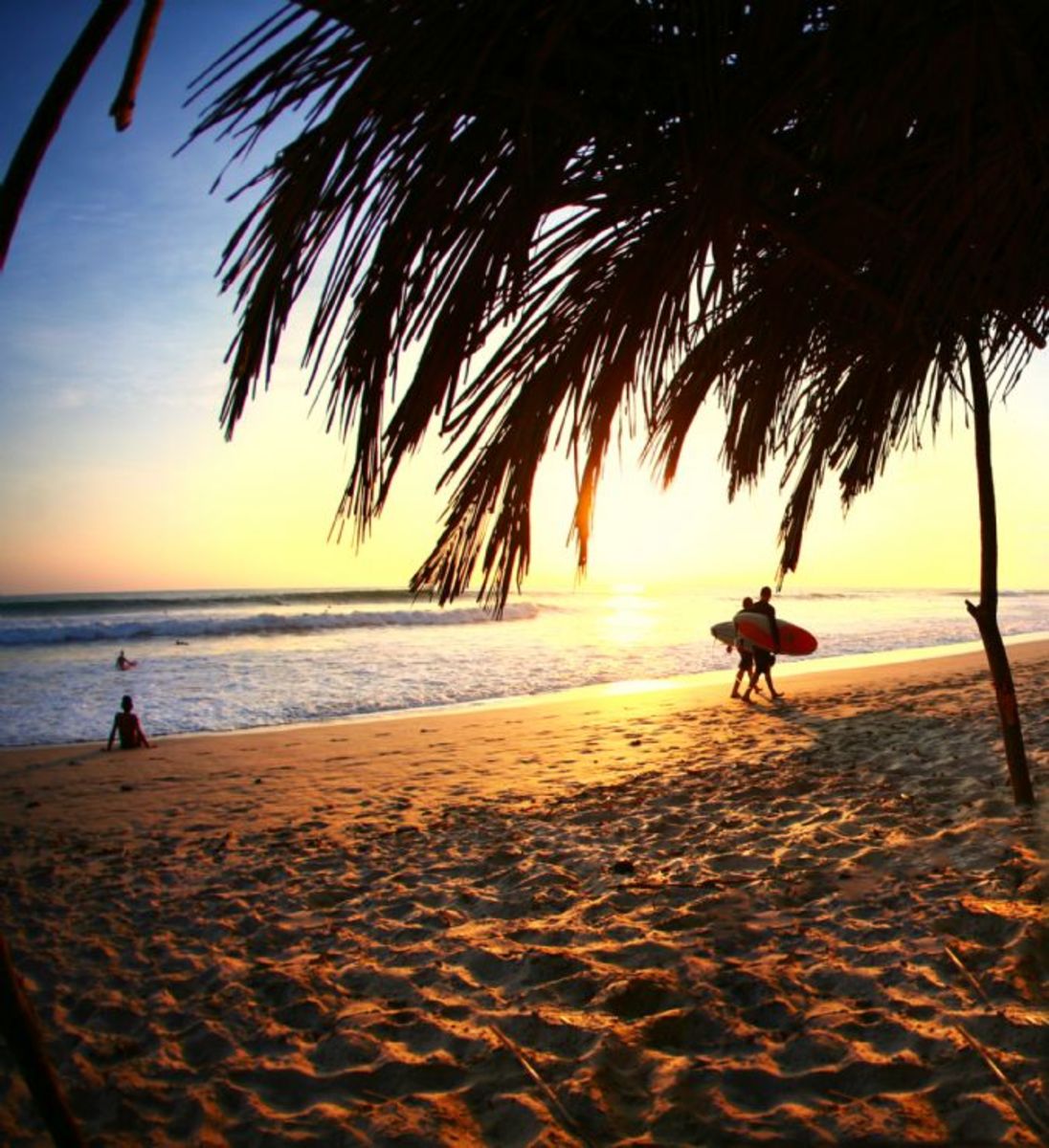 https://www.mensjournal.com/.image/t_share/MTk2MTM2NjQ4ODE0ODMxMTA5/full-surfers-walking-santa-teresa.jpg