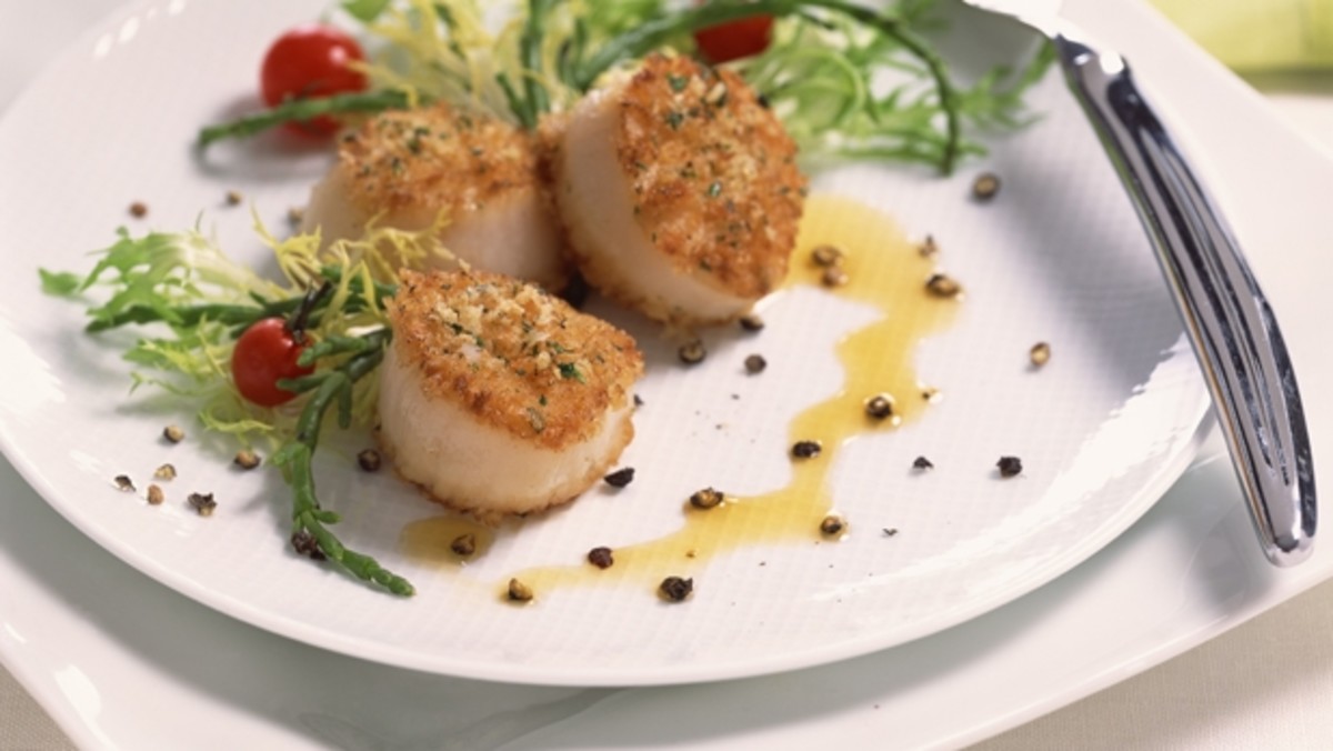 https://www.mensjournal.com/.image/t_share/MTk2MTM2Njg4NTQ2MDMwNzM3/tip-how-to-buy-and-sear-scallops.jpg