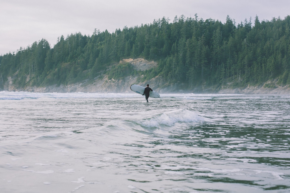 What you need to know to surf the Great Lakes - Men's Journal