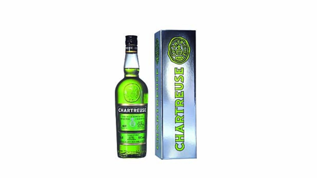 https://www.mensjournal.com/.image/t_share/MTk2MTM2NzQ2NzkzNTc1OTQx/110-proof-green-chartreuse.jpg