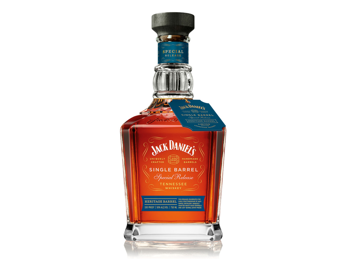 25 Best Whiskeys To Gift in 2023