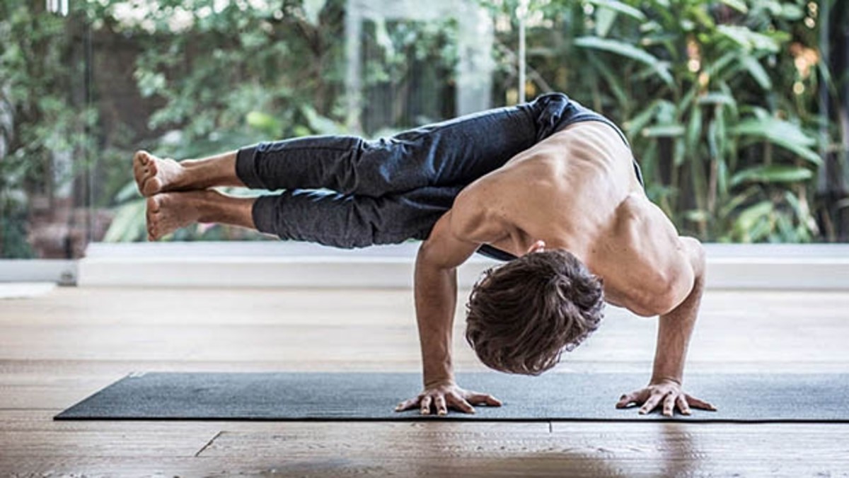 What to Wear to Hot Yoga: The Best Men's Yoga Clothing