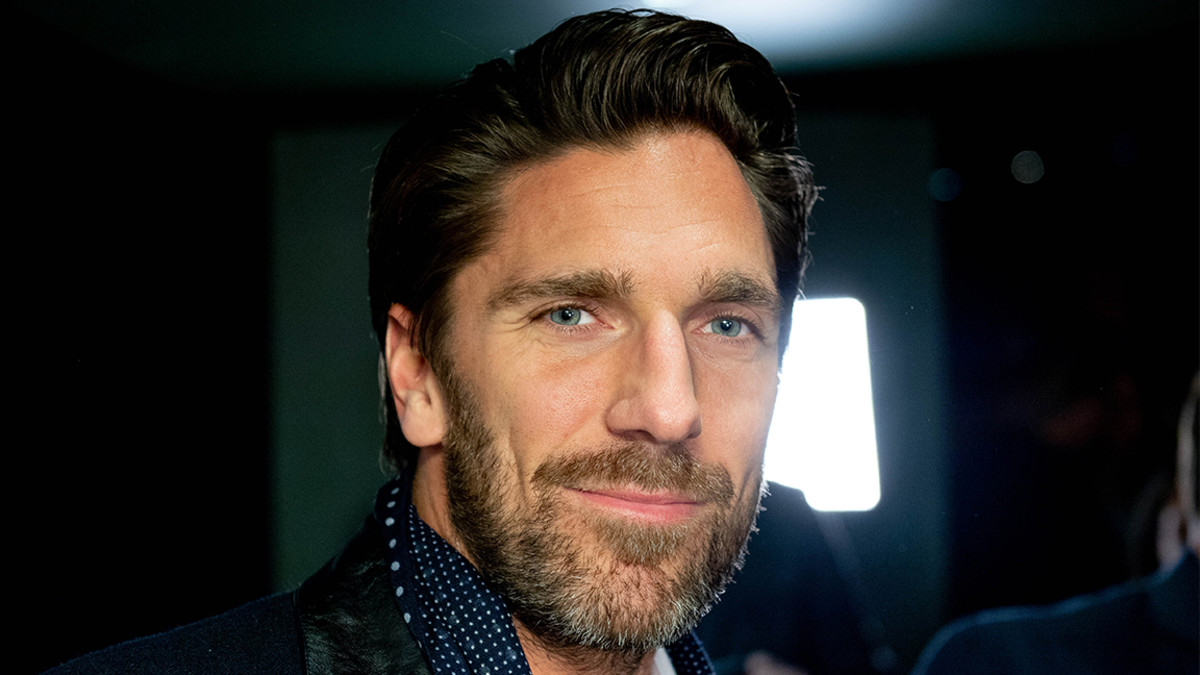 Henrik Lundqvist on His Favorite Guitar, Leather Jacket, and Cars - Men ...