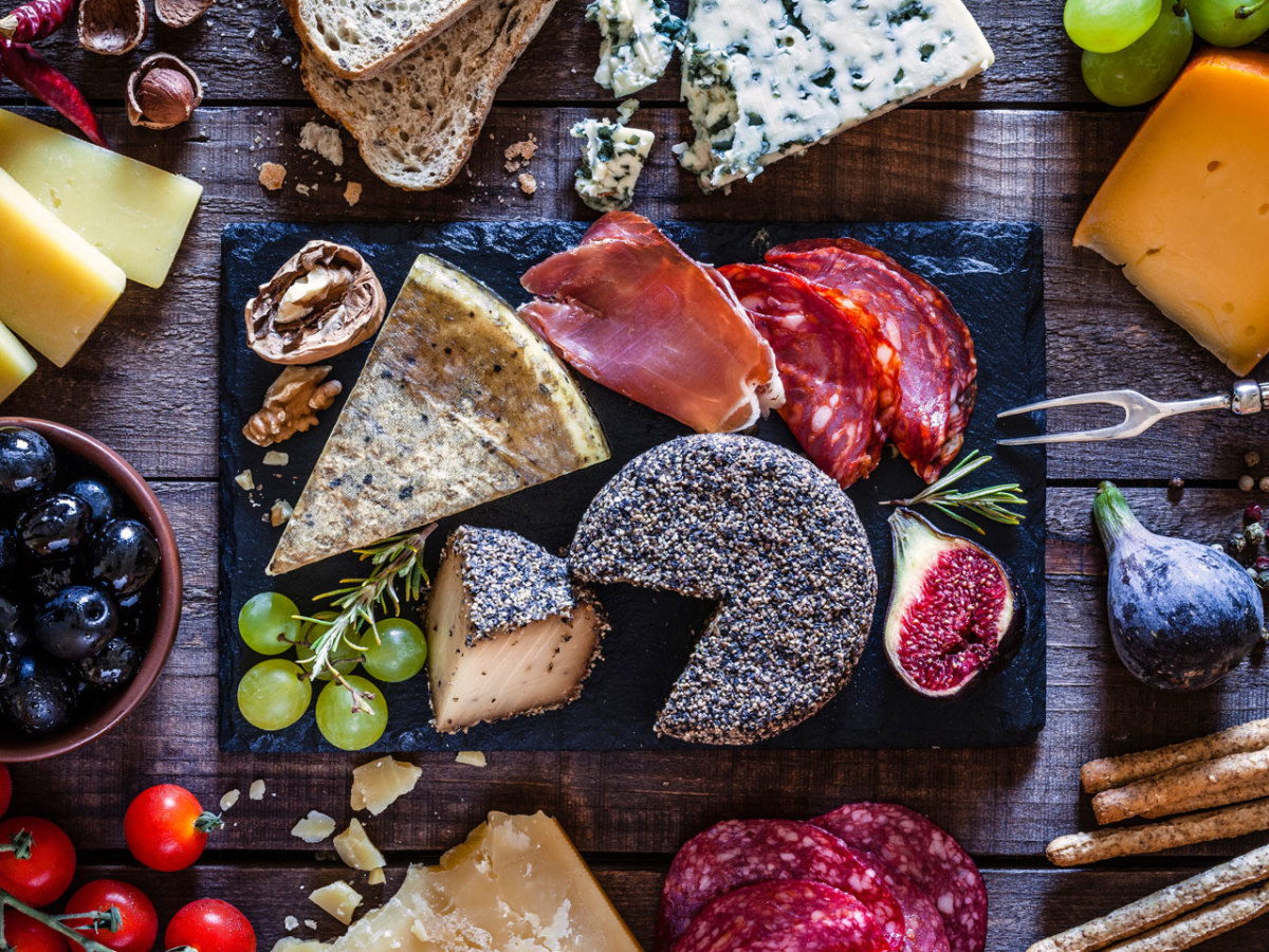 How to Make a Delicious Cheese Board for Any Holiday Party - Men's Journal