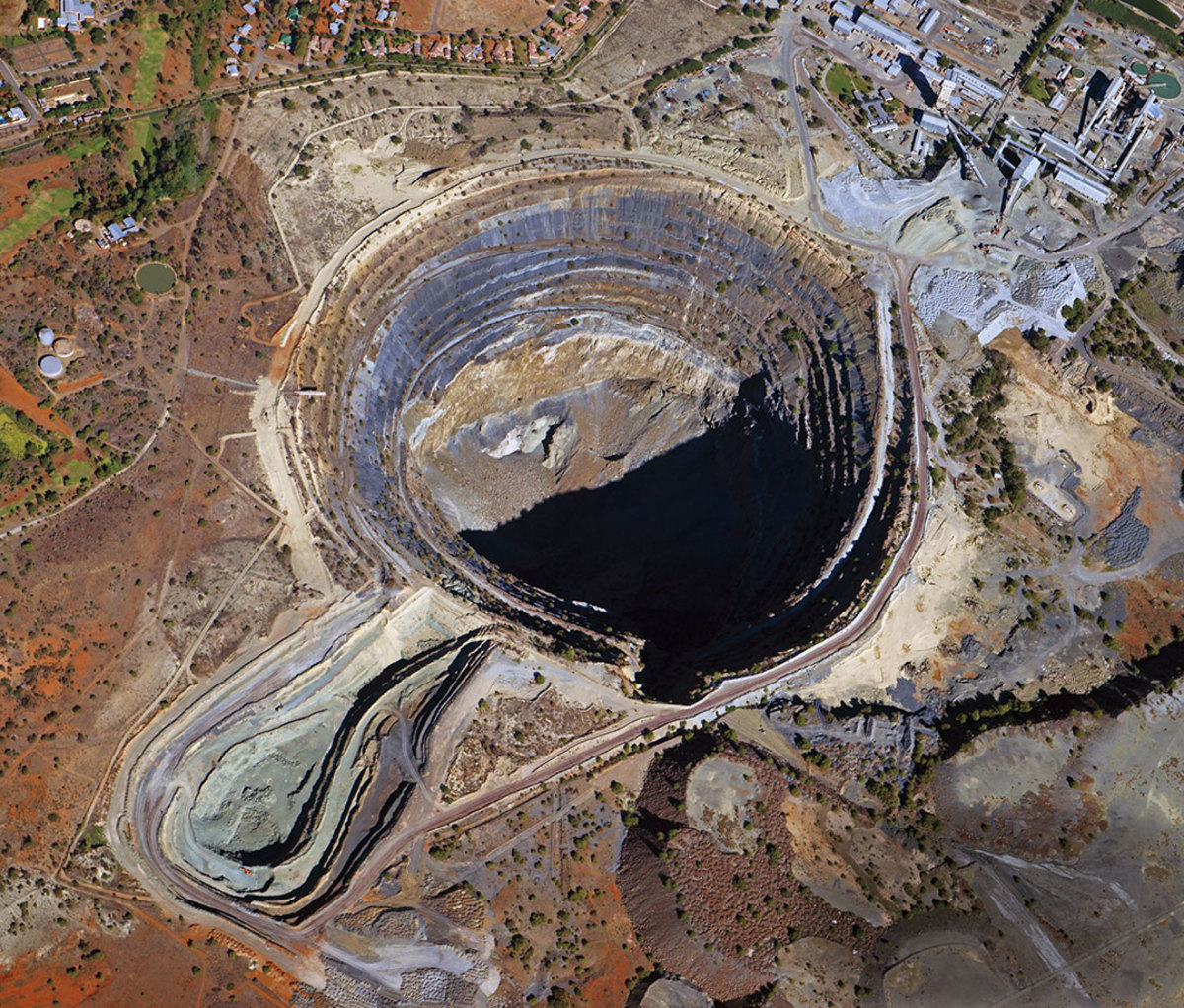 Working Conditions inside De Beers Diamond Mines - Koffiefontein