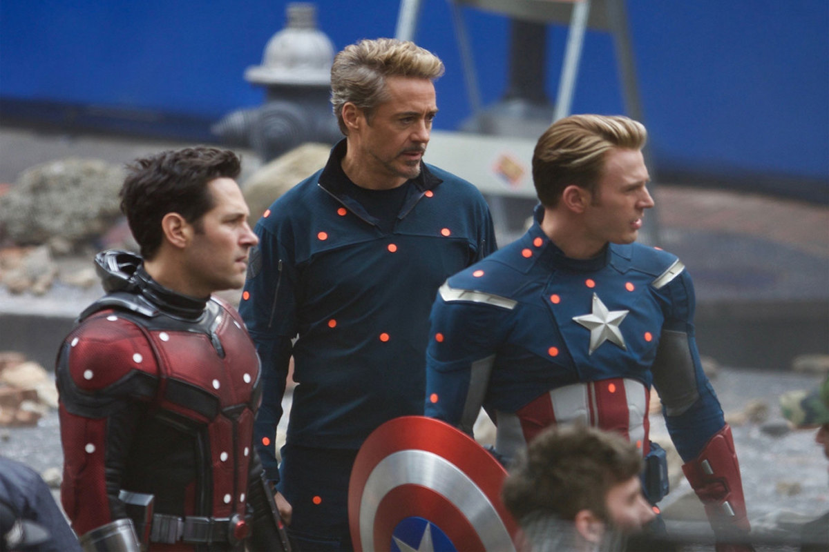 Viral: Robert Downey Jr Posts Epic Avengers Cast And Crew Pic And