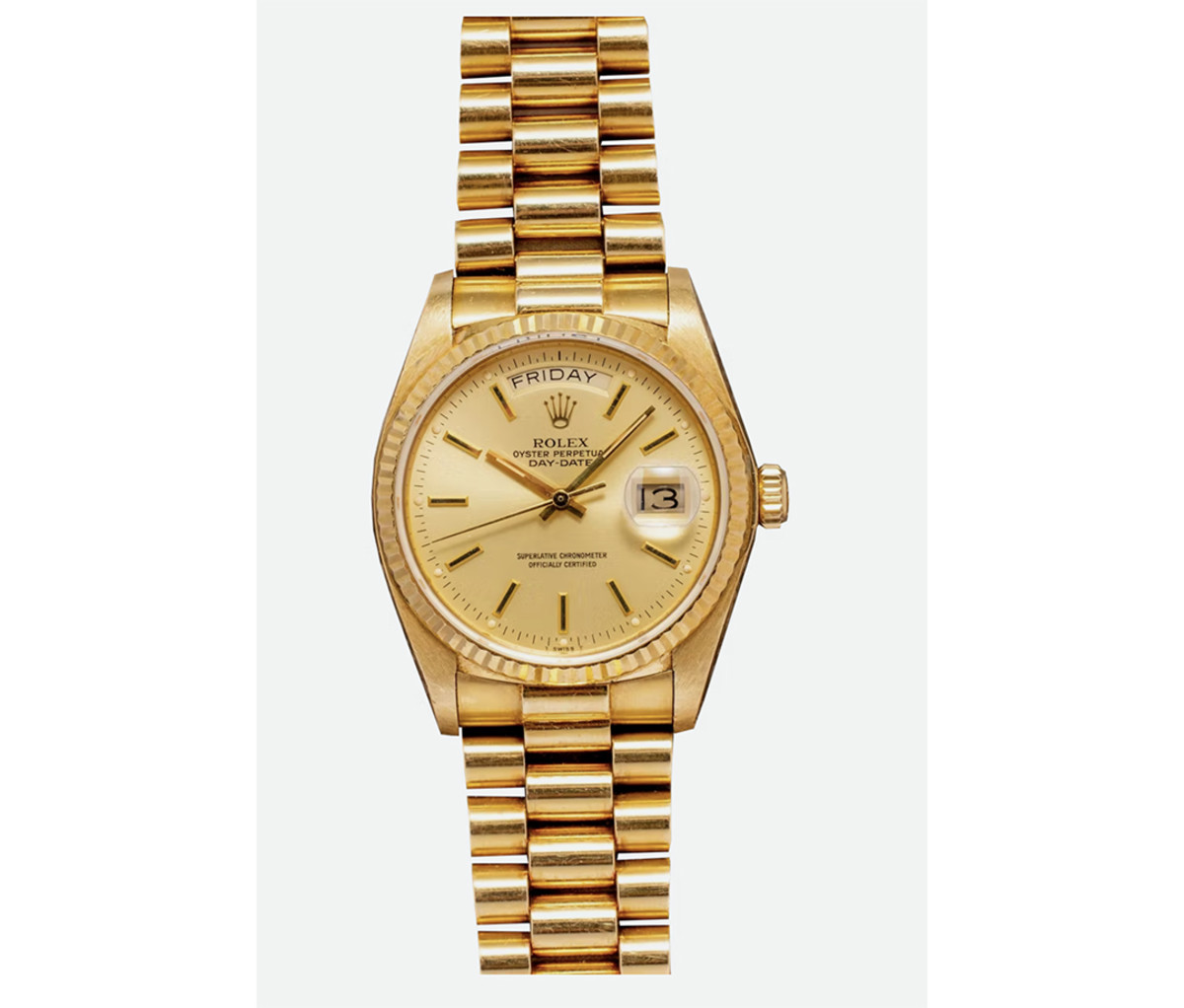 Real discount gold watch