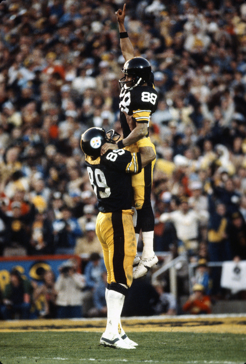 Pittsburgh Steelers honor Super Bowl XIII champions with fan