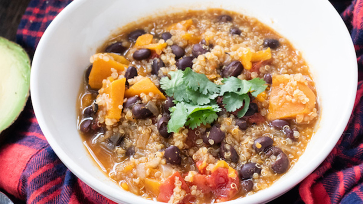 Recipe: How to Make Instant Pot Vegetarian Quinoa Chili - Men's Journal