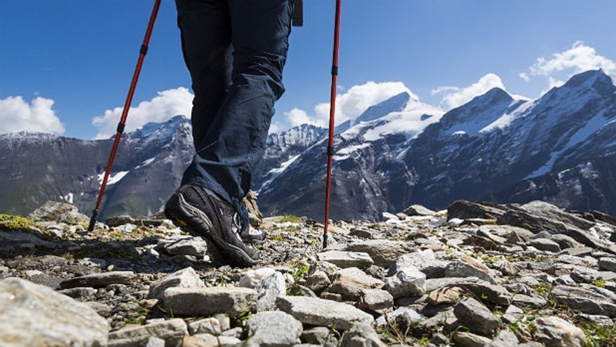 5 Apps Every Hiker Should Have - Men's Journal