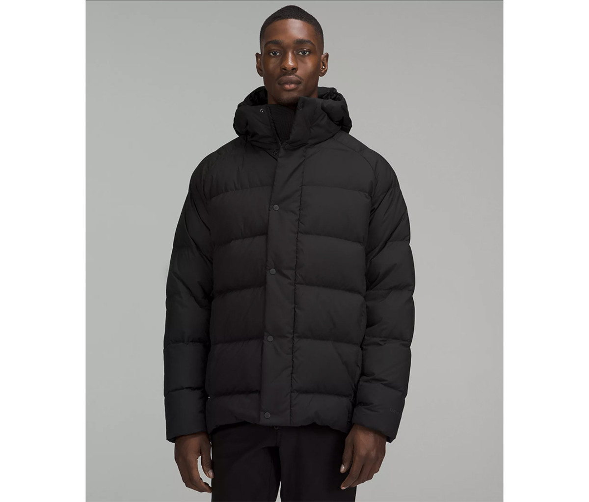 Finally got the Wunder Puff Jacket! Now wondering if I should have gotten  the black one and/or sized down? 🤔 I got my regular size 6. What do you  guys think? 