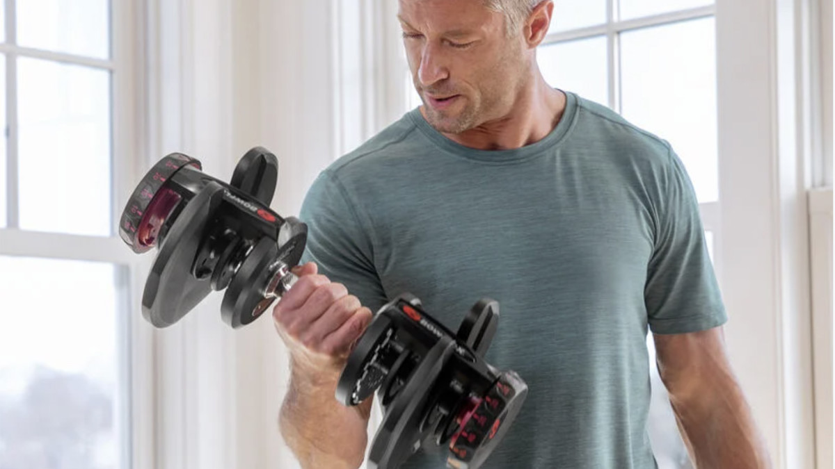 Bowflex's SelectTech 1090 Dumbbells Are on Sale for 200 Off Men's