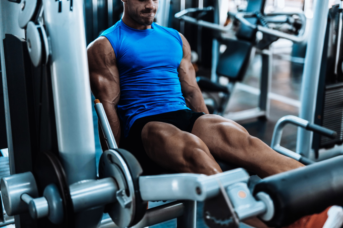How Banded Leg Extensions Actually Build Those Quads