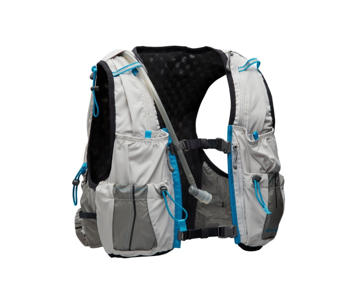 The 4 Best Hydration Packs for Day Hikers for 2024