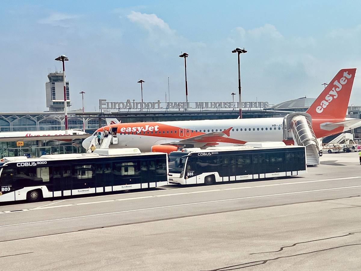 easyjet-cancels-1-700-flights-in-hit-to-european-summer-travel-men-s