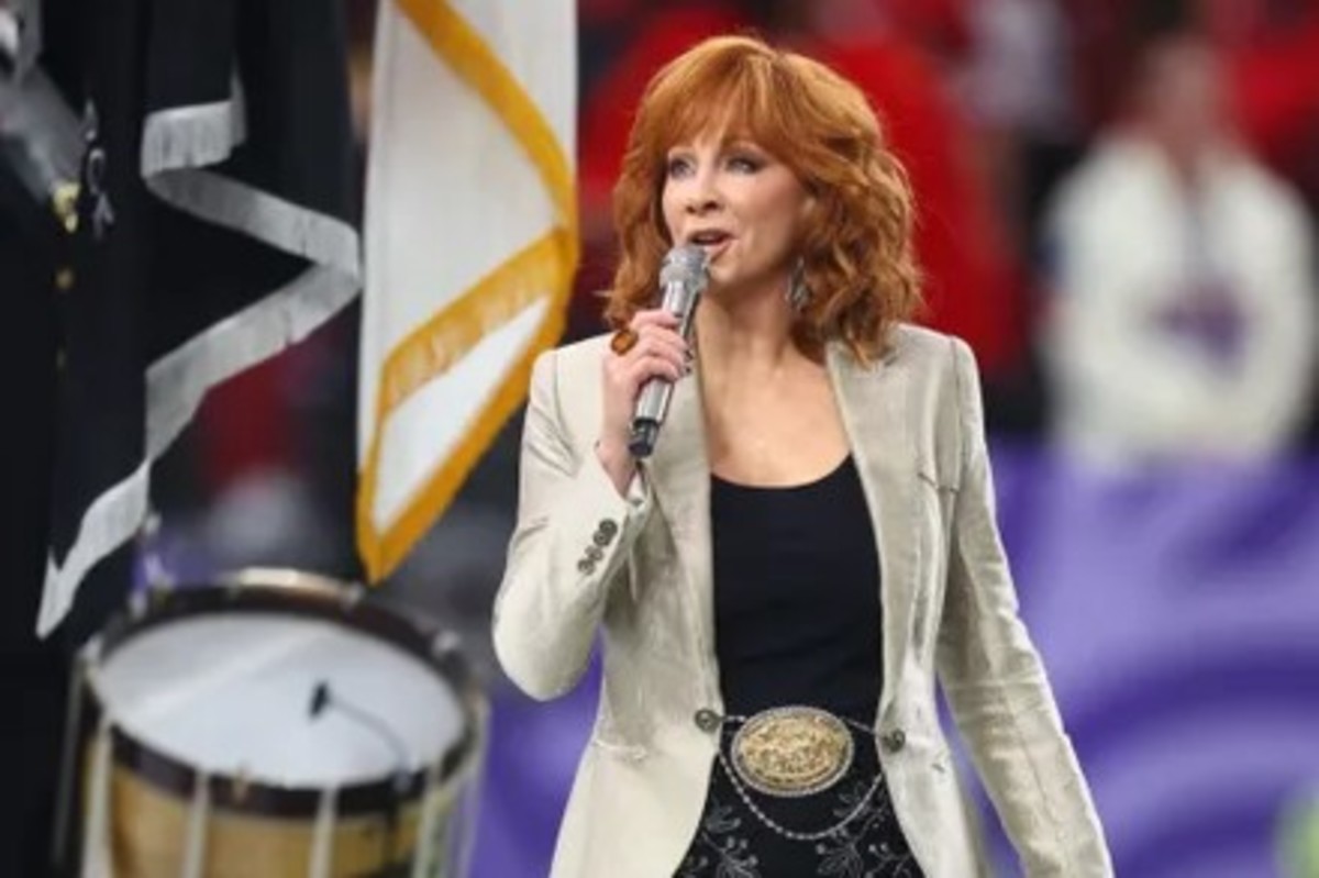 Reba McEntire's Emotional Tribute Through National Anthem Performance ...